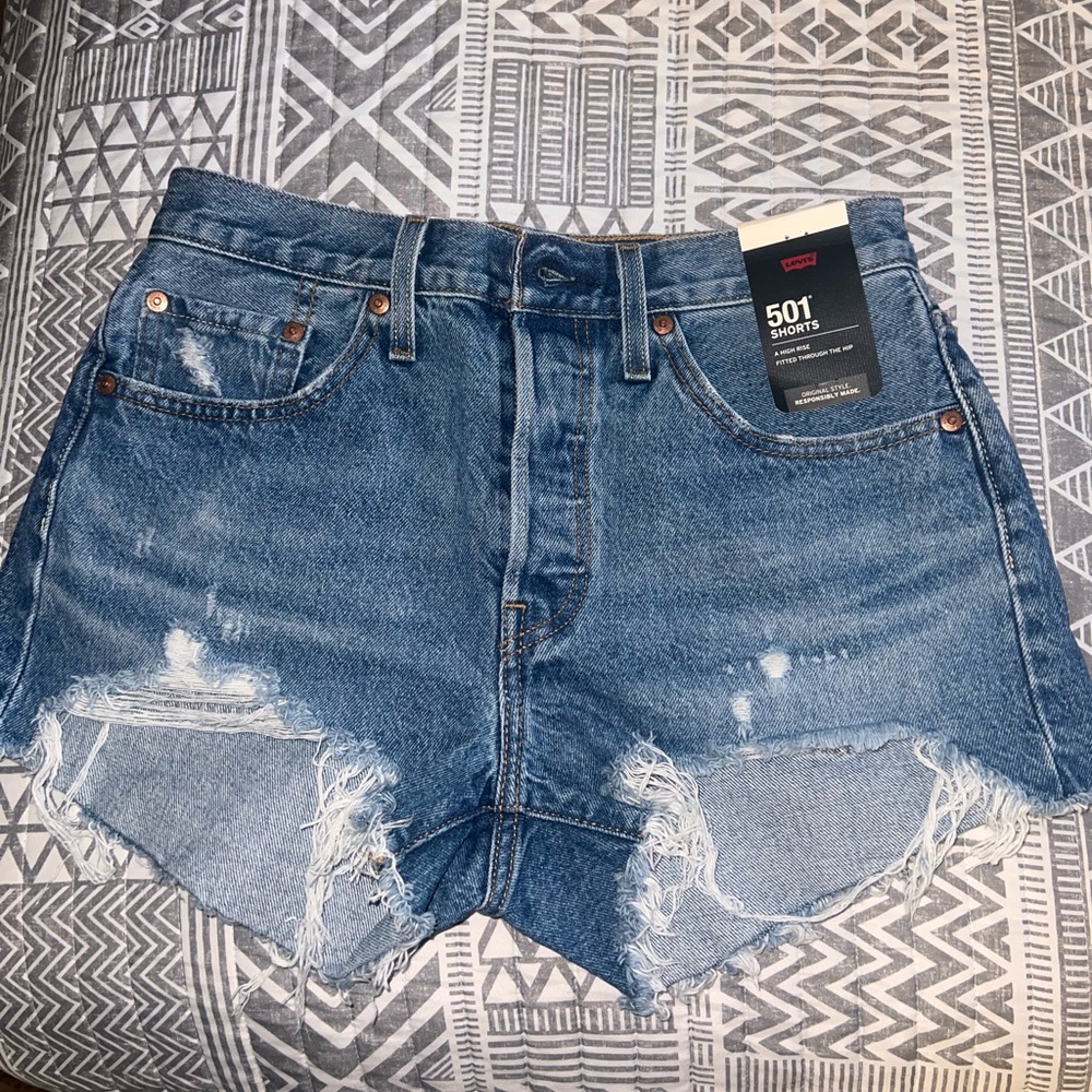 NWT Levi 501 shorts